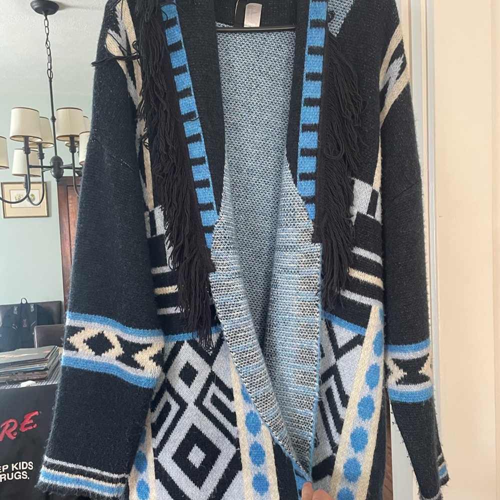 Geometric Patterned Black and Blue Sweater